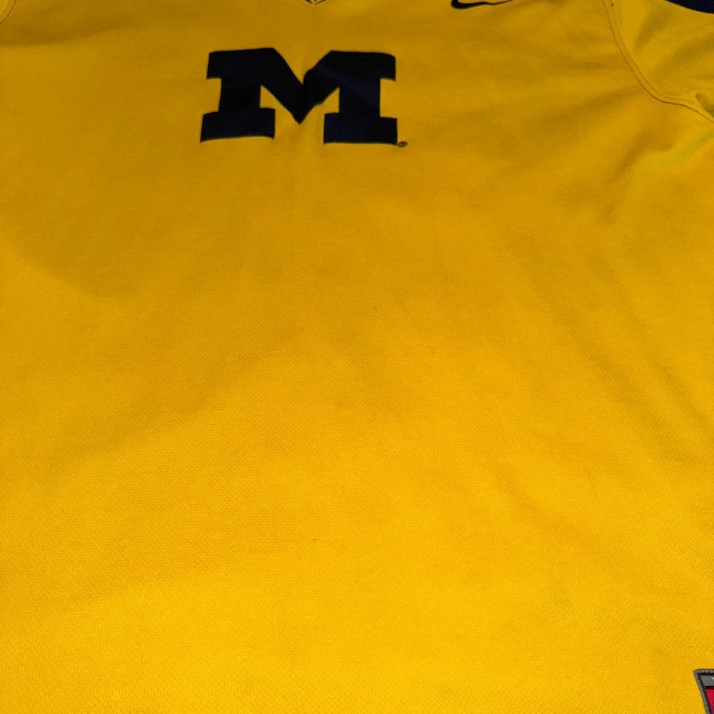 Nike Michigan Wolverines Jersey Mens XL Yellow Good V-Neck Mesh NCAA Vintage